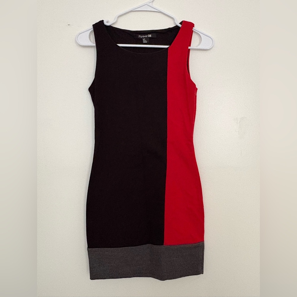 Forever 21 color block red and black dress size small